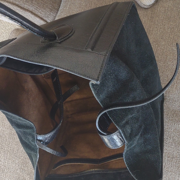 Valentino Leather large purse, beautiful bag! Original tags. Suede sides & inner - Picture 8 of 17